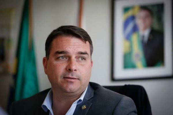 <p>Hijo mayor de Bolsonaro anuncia el respaldo de su padre para las presidenciales en Brasil 2026</p>