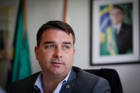 Hijo mayor de Bolsonaro anuncia el respaldo de su padre para las presidenciales en Brasil 2026