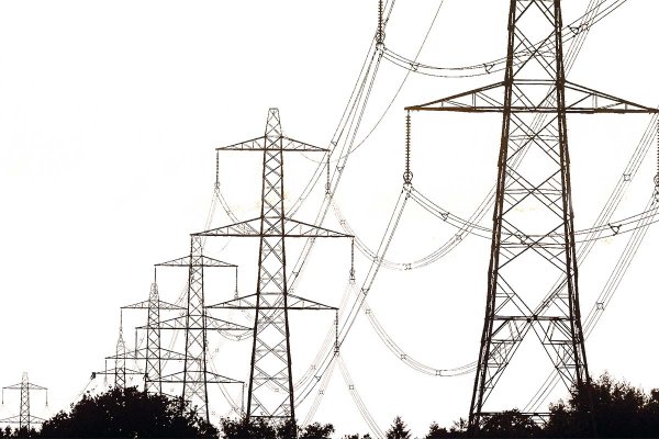 Biministro García se reunió con transmisoras, pero sin el estudio final sobre la base de datos para valorizar activos