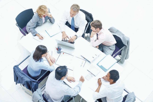 <p>Directorios en modo electoral: el factor político entra de lleno en la estrategia de negocio</p>