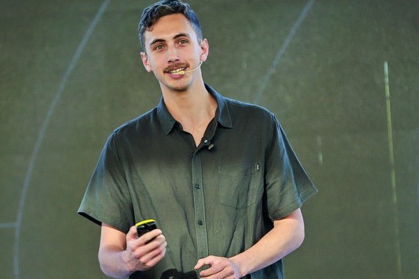 <p>Matías Pérez, fundador y CPO de Vambe: “Nosotros convertimos conversaciones en resultados”</p>