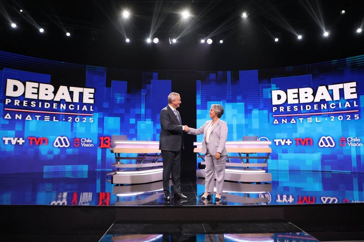 <p>Debate Anatel: Jara y Kast protagonizan intenso cara a cara marcaado por migración, indultos y 40 horas</p>