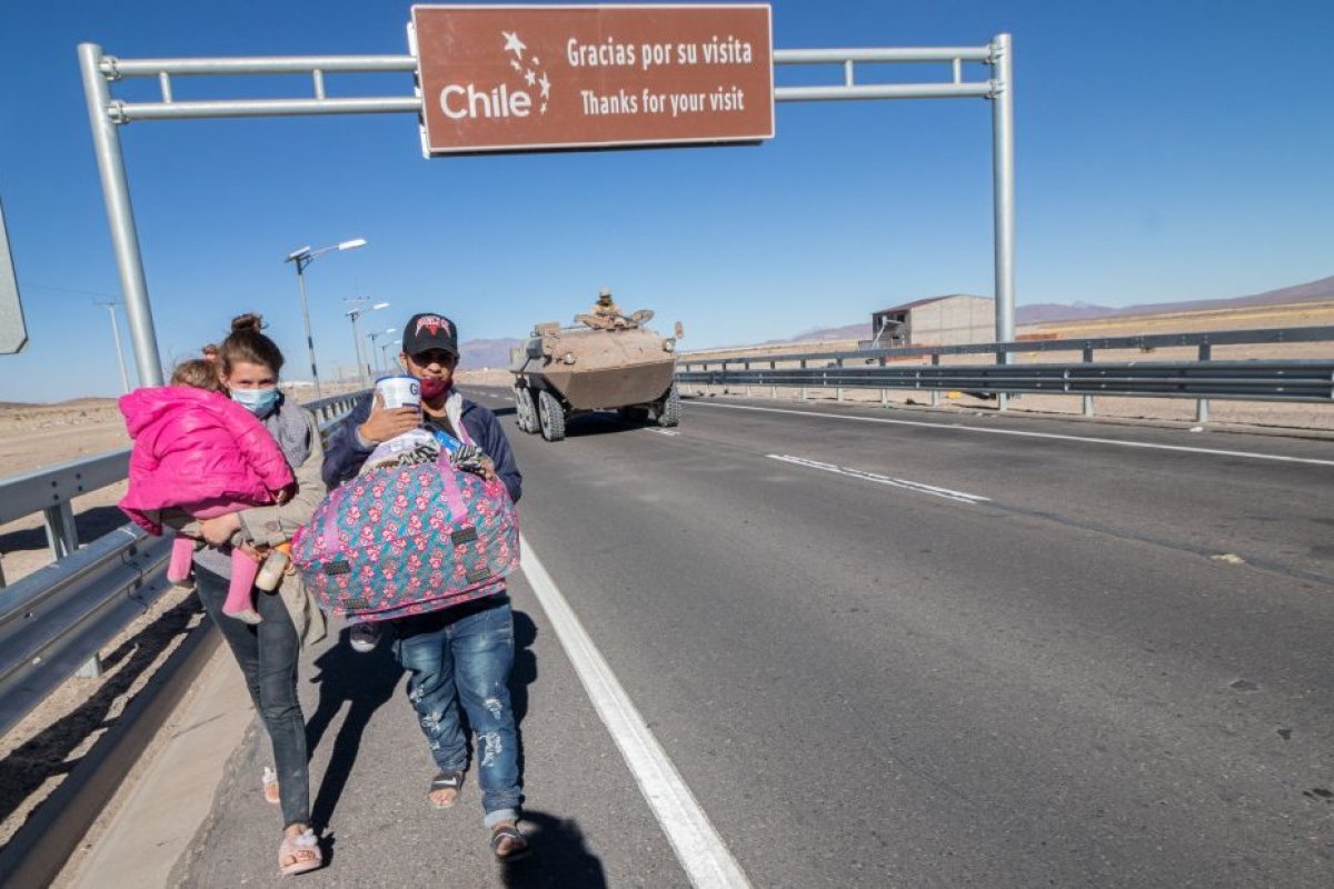 <p>Tenso cruce por migración: Kast propone corredor humanitario y Jara asegura que son “propuestas imaginarias”</p>