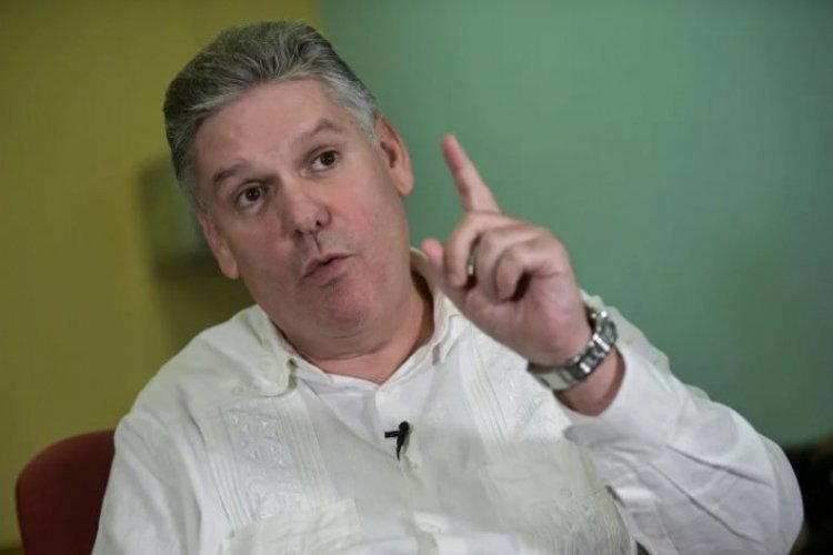 <p>Tribunal Supremo de Cuba condena a cadena perpetua a exministro de Economía por espionaje y corrupción</p>