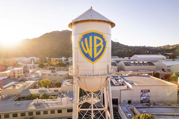 Cenas entre las partes y mensajes apremiantes: la trastienda de la oferta hostil de Paramount por Warner Bros