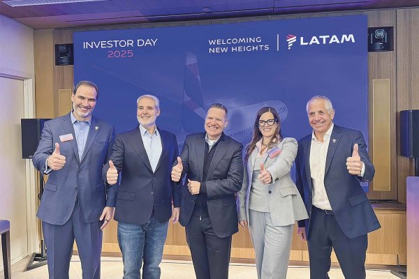 <p>De izquierda a derecha: Ricardo Bottas, Ramiro Alfonsín, Paulo Miranda, Juliana Ríos y Roberto Alvo.</p>