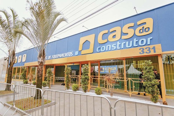 Gigante brasileña Casa del Constructor afina aterrizaje en Chile con tres franquiciados ya en etapa de cierre