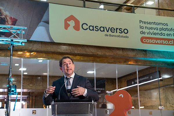 <p>El presidente de BancoEstado, Daniel Hojman, destaca que Casaverso busca acompañar a las familias en un momento que define sus trayectorias de vida.</p>