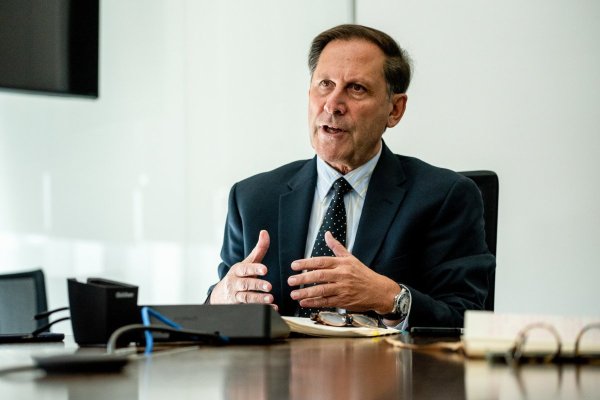 <p>CEO de brazo minero del grupo Luksic vuelve a presidir selecto grupo de mayores compañías del mundo</p>