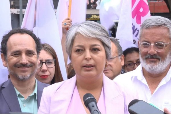 <p>Ahora en DF | Jara critica de nuevo propuesta de recorte fiscal de Kast: “Lo considero extremadamente grave”</p>