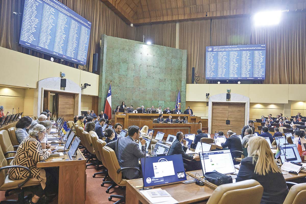 <p>Esquiva reforma al sistema político: avanza la propuesta del Gobierno, pero la moción se estancó en la Cámara</p>