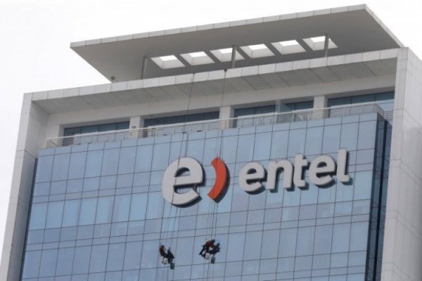 <p>Entel Perú firma contrato de prestación de servicios con mayorista de fibras óptica Wi–Net Telecom</p>