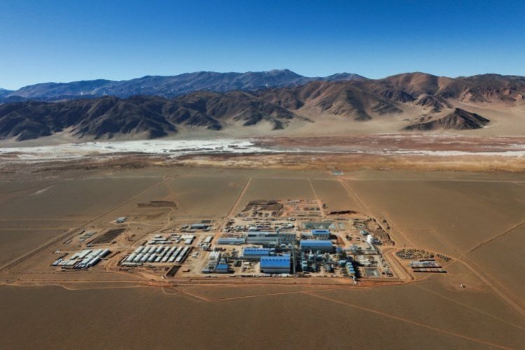 <p>Tras apostar por Chile durante tres décadas, BHP y Lundin miran Argentina y pide ingreso al régimen de inversiones de Milei</p>