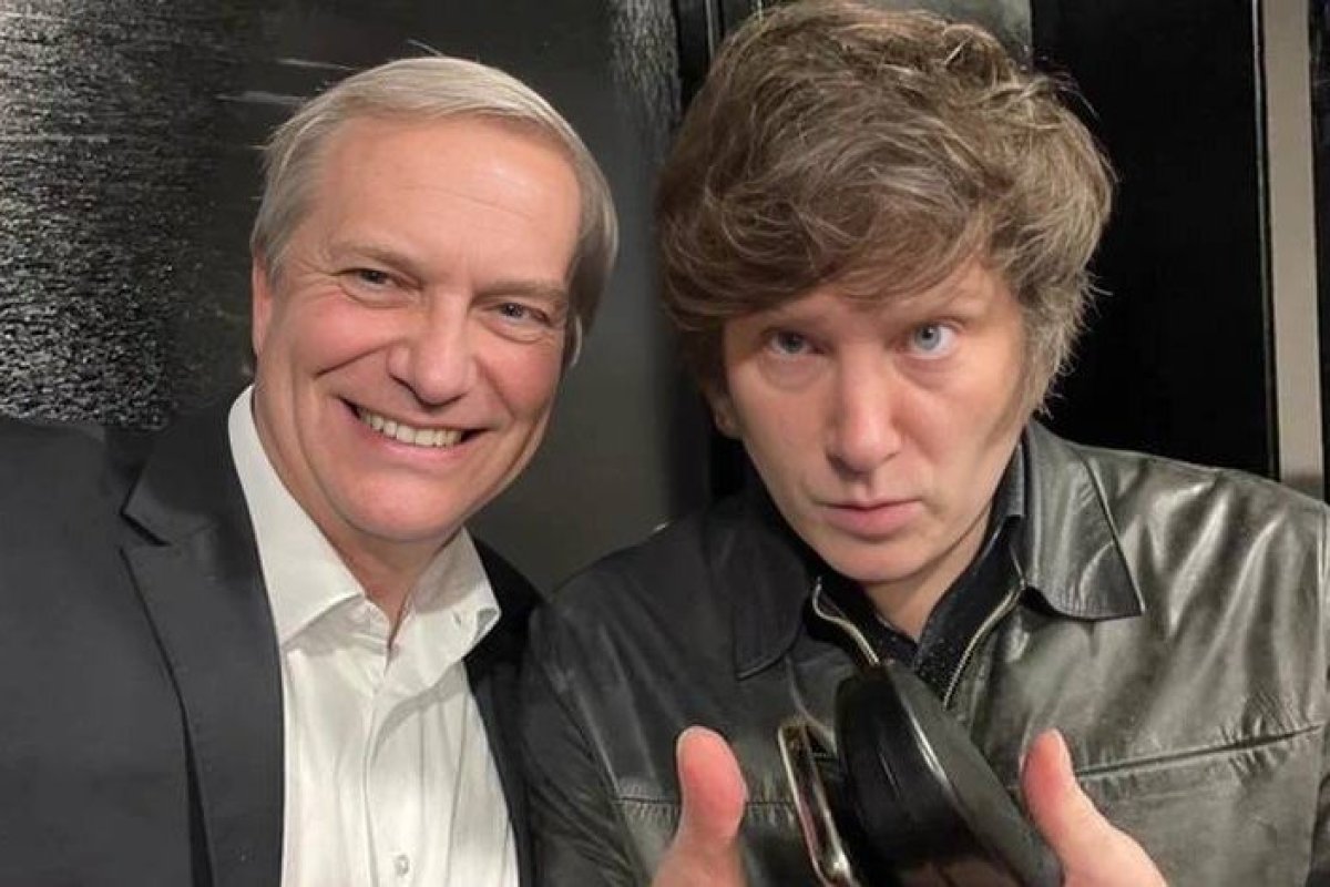 <p>Javier Milei, José Luis Daza y Cayetana Álvarez, las primeras autoridades en felicitar a Kast por su triunfo</p>