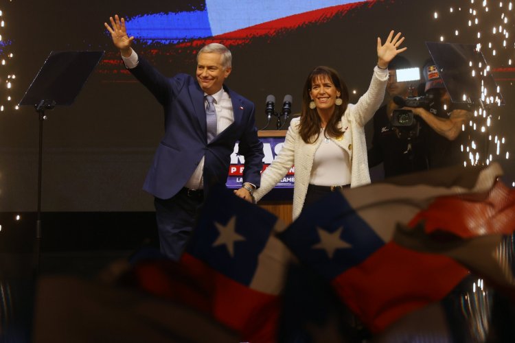 <p>Chile elige a Kast como presidente y se suma a giro hacia la derecha en la región</p>