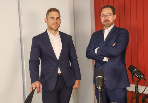 <p>Mercado espera rally acotado para el IPSA tras elecciones y proyecta dólar bajo $ 900 durante 2026</p>