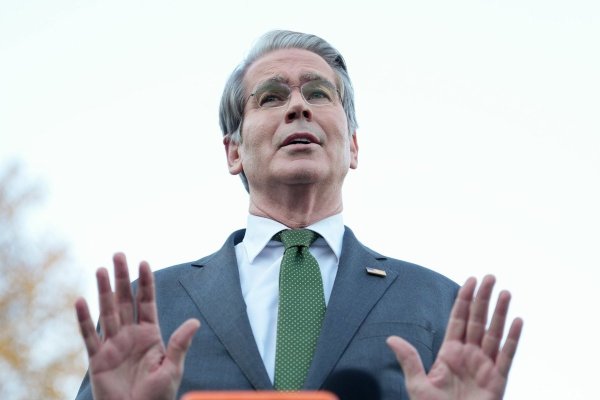 <p>Secretario del Tesoro de EEUU felicita a Kast por su "merecida victoria electoral": "Chile ha rechazado rotundamente los fracasos del comunismo"</p>