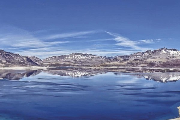 <p>Gobierno enciende alerta por mayor actividad volcánica en el Maule y ministro de Energía pide evaluar impacto eléctrico</p>