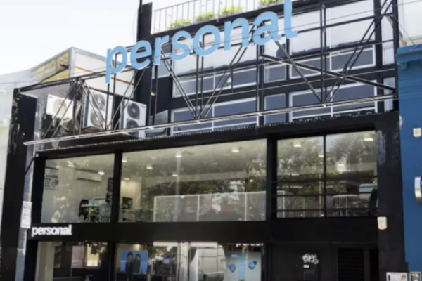 <p>Argentina Telecom unifica sus marcas en Personal y espera para incluir Movistar</p>