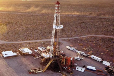 “Casting” en Vaca Muerta: YPF busca el reemplazo de Shell y activa a JP Morgan para el proyecto Gas Natural Licuado