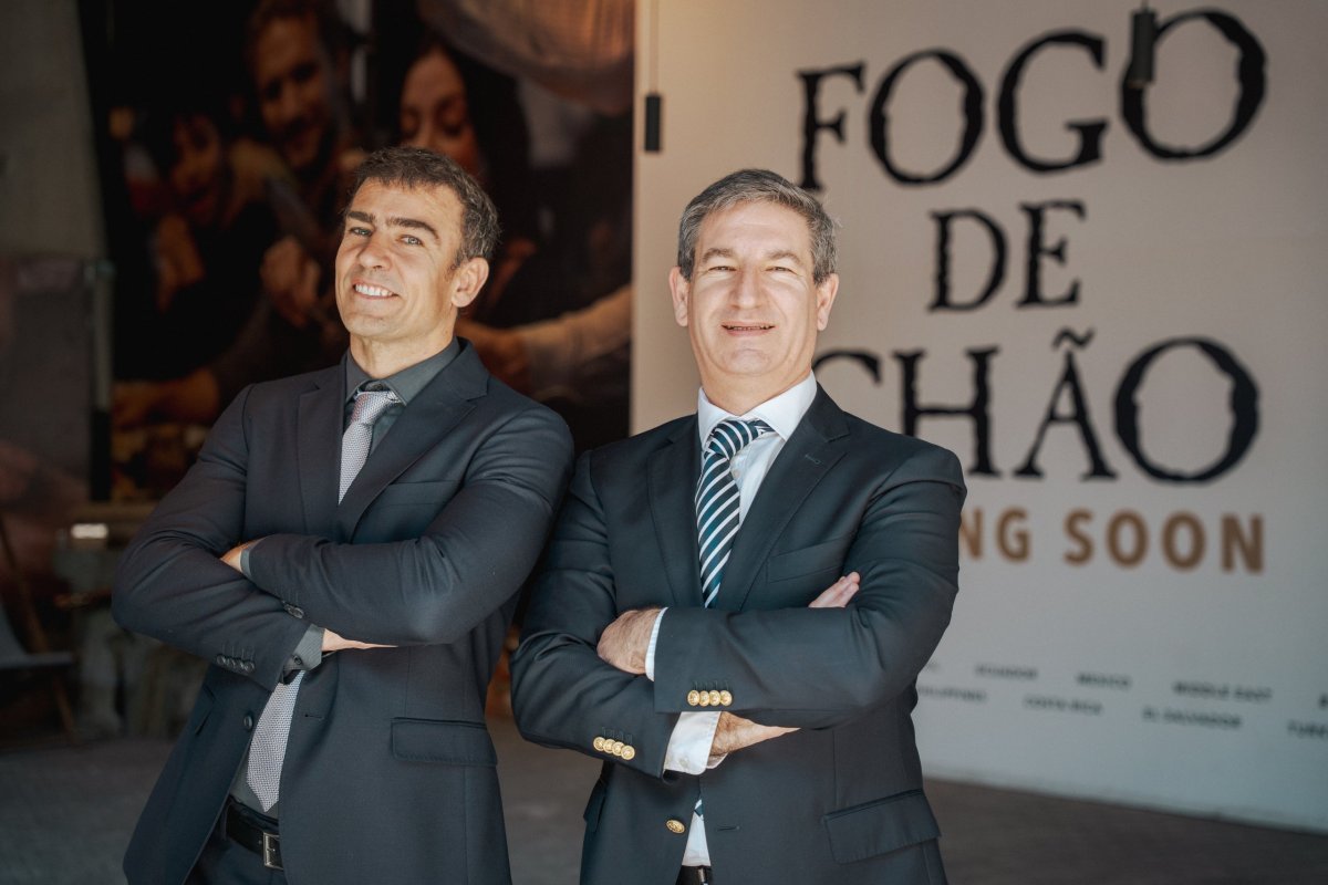 <p>Quiénes son los chilenos que traerán el restaurante brasileño “Fogo de Chao” al país</p>