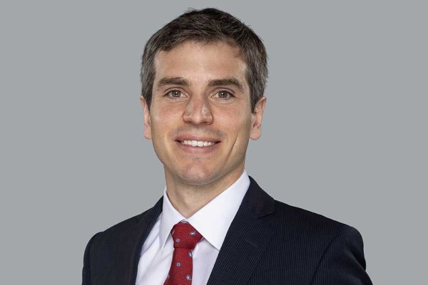 Arteaga Gorziglia nombra a Maximiliano Concha como director del área Tributaria y Aduanera