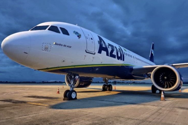 <p>Aerolínea brasilera Azul alista apertura de agencia en Chile y planea hacer vuelos regulares en carga</p>