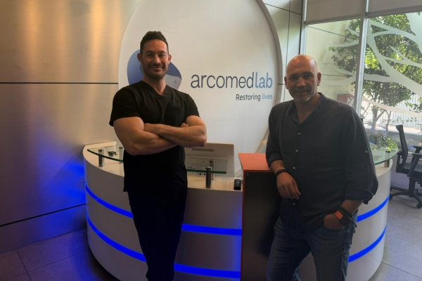 Ilan Rosenberg y Ambir Zabilsky, cofundadores de Arcomedlab.