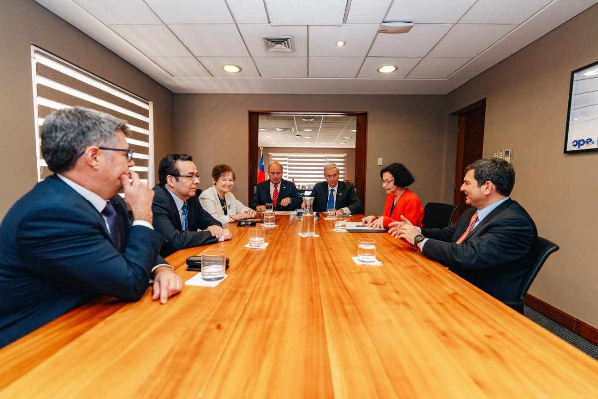 <p>Kast y Quiroz se reúnen con Banco Central: hubo coincidencia en valorar la autonomía y el control de inflación</p>