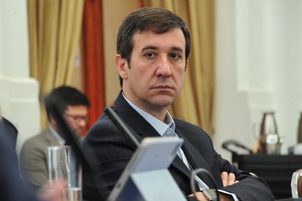 <p>Timonel UDI amenaza con recurrir al Tribunal Constitucional si se aprueba la medida de “amarre”</p>