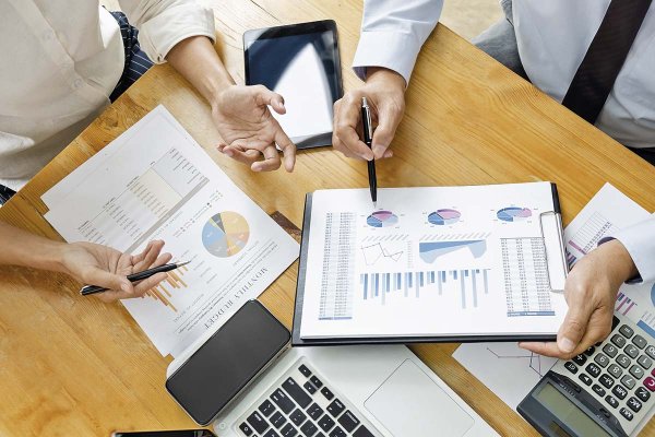 <p>Fondos de inversión salen a la caza de inversionistas extranjeros de la mano del nuevo ciclo político</p>