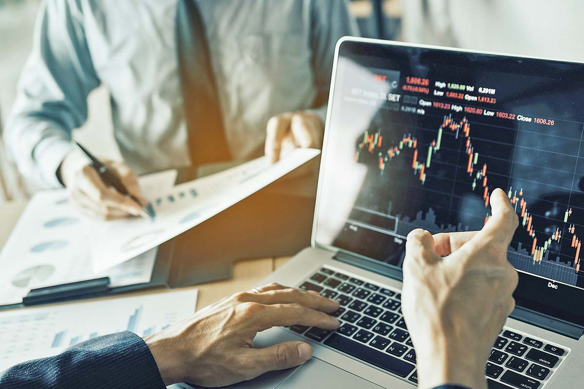 <p>Las acciones para ajustar el portafolio en 2026: dónde sobreponderar, cuál mantener y qué reducir</p>