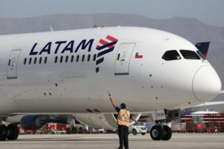 <p>Autorizan a Latam Airlines a hacer vuelos de cabotaje en Argentina</p>