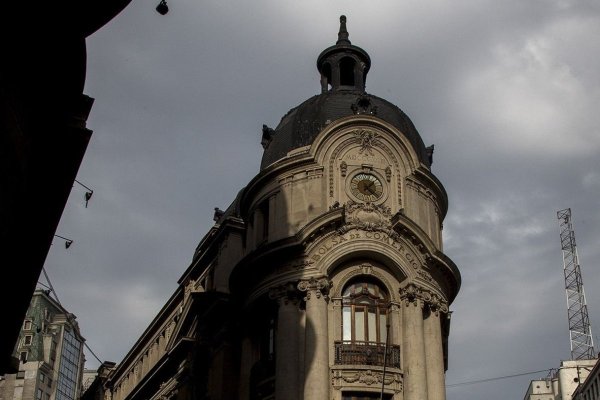 <p>IPSA sube y recupera máximos, mientras las acciones globales extienden su repunte de fin de año en una jornada de baja actividad</p>