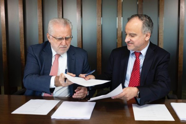 <p>Codelco y SQM formalizan sociedad conjunta NovaAndino Litio para el desarrollo en el Salar de Atacama hasta 2060</p>