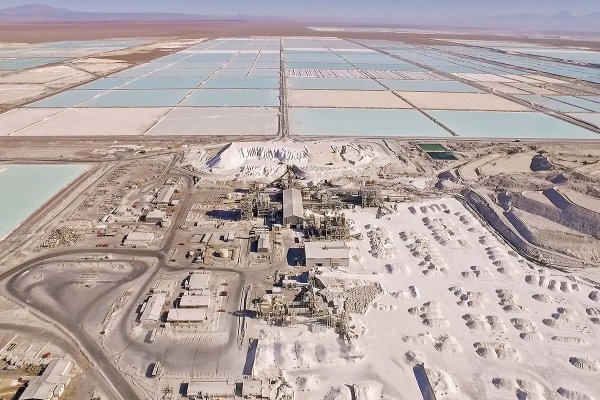 <p>El proyecto más importante de la nueva empresa de Codelco-SQM involucra una multimillonaria inversión y tendría su aprobación ambiental en 2030</p>
