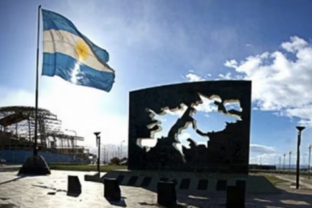 Presidente Milei ratificó que el reclamo por Malvinas “no es negociable” y reveló que viajará al Reino Unido en 2026