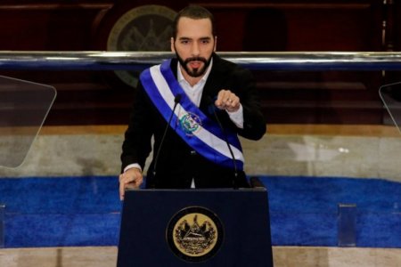 Bukele asegura estar abierto a quedarse 10 años más en la presidencia de El Salvador