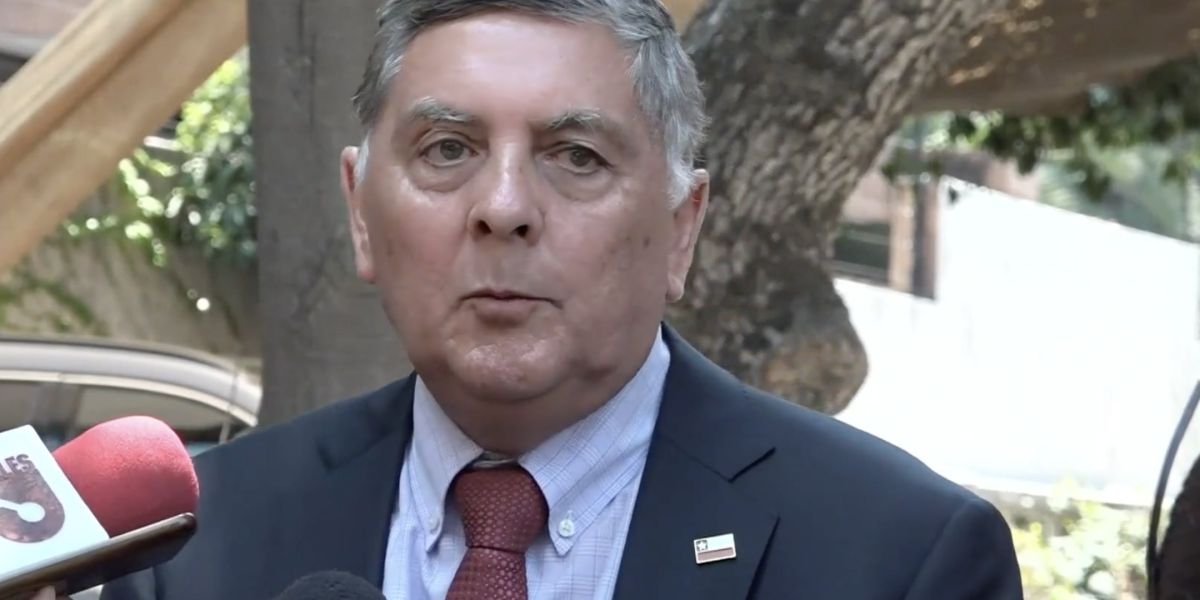 <p>Ahora en DF | Gobierno entrante por "amarres" en ley de reajuste: “Basta de utilizar el Estado como botín de ingresos permanentes”</p>