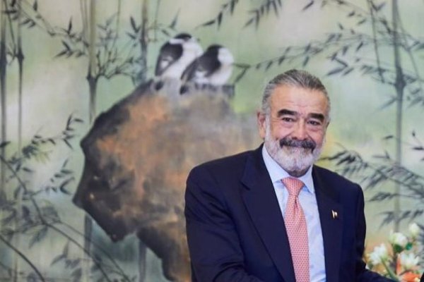 <p>El juicio de Andrónico Luksic a Nicolás Maduro: "Que el narcodictador y su séquito sean condenados por oprimir a su pueblo y dejarlos en la miseria"</p>