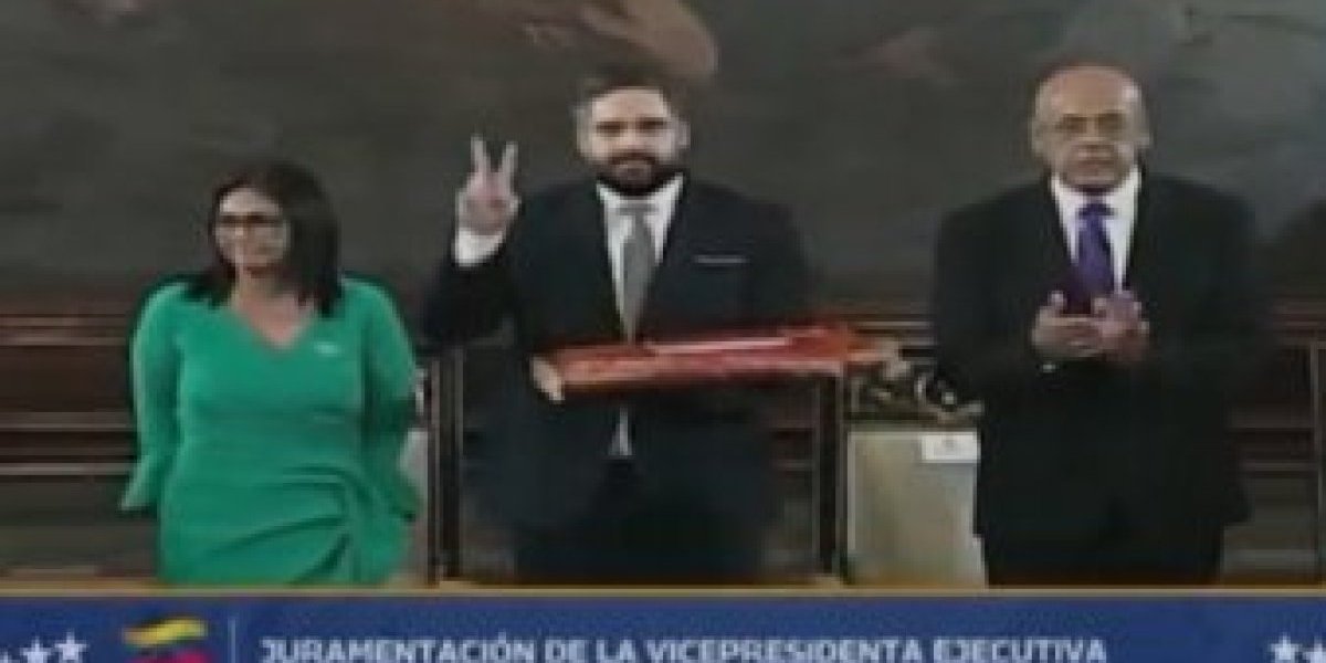 <p>Ahora en DF | Delcy Rodríguez jura como Presidenta interina de Venezuela</p>