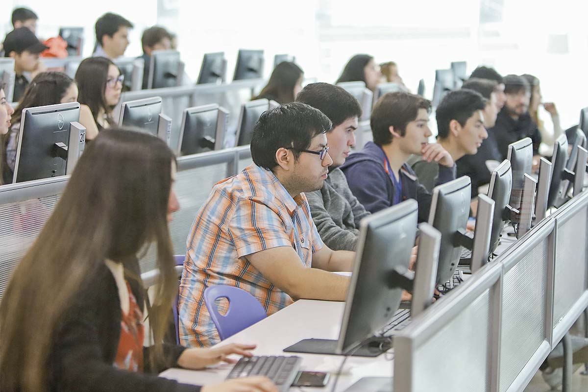 <p>Fuerte alza del arancel regulado: el otro impacto fiscal del proyecto del Gobierno que reemplaza al CAE</p>