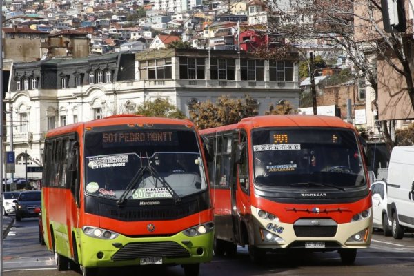 Reinaldo Sánchez, presidente de la asociación gremial de buses de la V Región, advierte por masivo paro desde este viernes y acusa distorsión de subsidios frente a Santiago