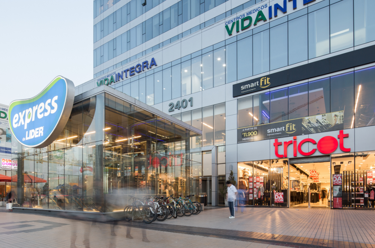 <p>Santander estrena fondo de renta comercial y adquiere 49% de empresa inmobiliaria ligada a Ronald Hirsch</p>