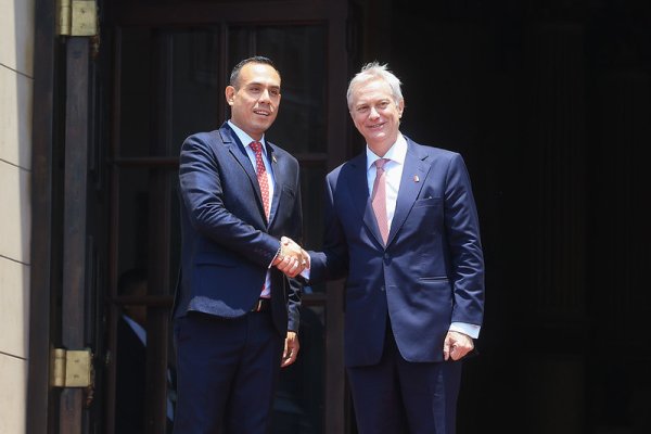 <p>Kast destaca cooperación en seguridad e inversiones tras reunión con Presidente peruano José Jerí</p>