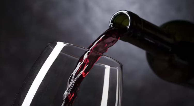 <p>Cae la venta de vino en botella en Argentina mientras en lata crece más de 100%</p>