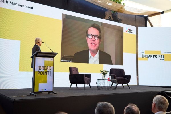 <p>Editor del Financial Times para América Latina: “(Delcy Rodríguez) No va a sobrevivir por mucho tiempo, porque está en una posición imposible entre, ni siquiera la espada y la pared, sino entre dos espadas”.</p>