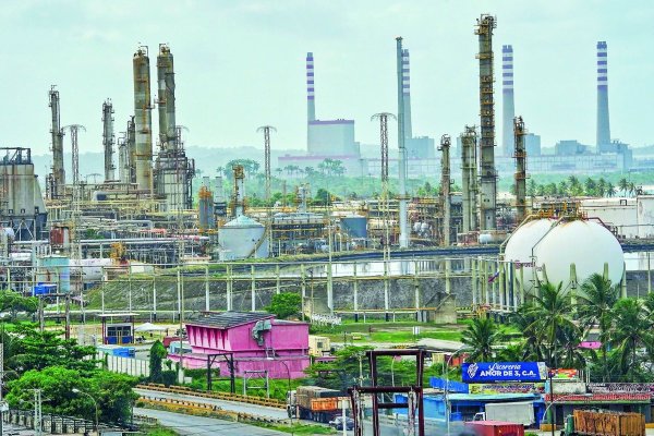 ¿Qué se esconde tras el saqueo petrolero retrógrado de Trump?