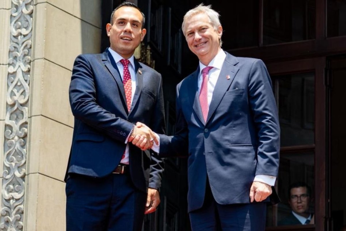 <p>Presidente peruano le cierra la puerta al corredor humanitario propuesto por Kast: "Está descartada"</p>