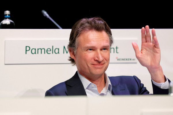 <p>El CEO de Heineken dejará el cargo en medio de un difícil momento para el gigante cervecero holandés</p>